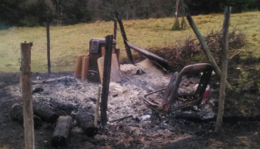 INCENDIATO CAPANNO A DUE CACCIATORI TRENTINI